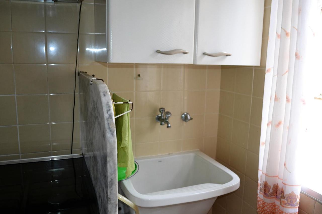Apartamento Grande Cond. Raquel *