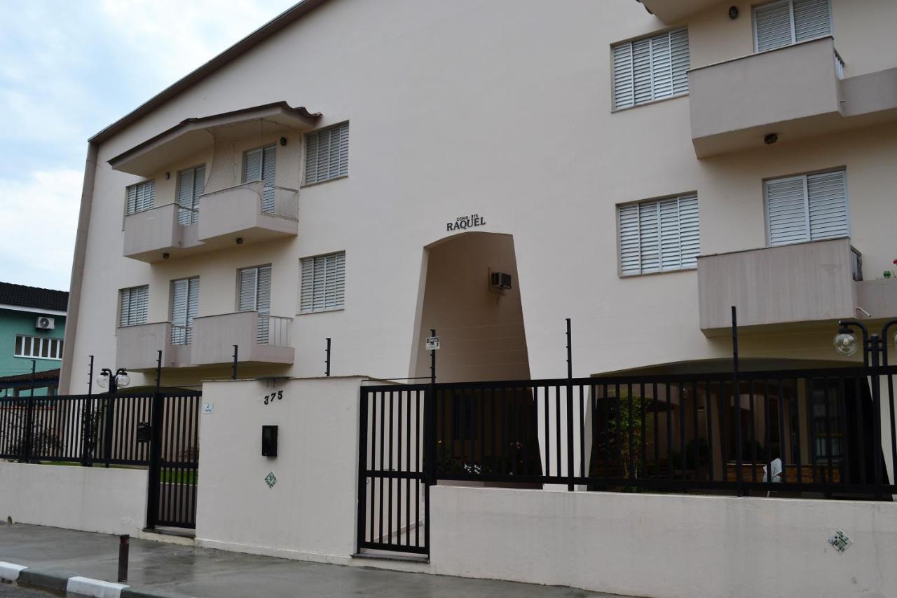 Apartamento Grande Cond. Raquel *